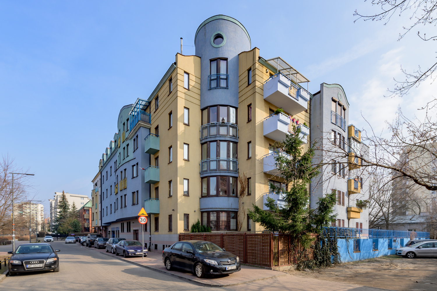 Zdjęcie architektury budynku Budynek mieszkalny